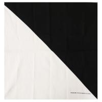 Bandana_55cmx55cm_Black___White_Triangle